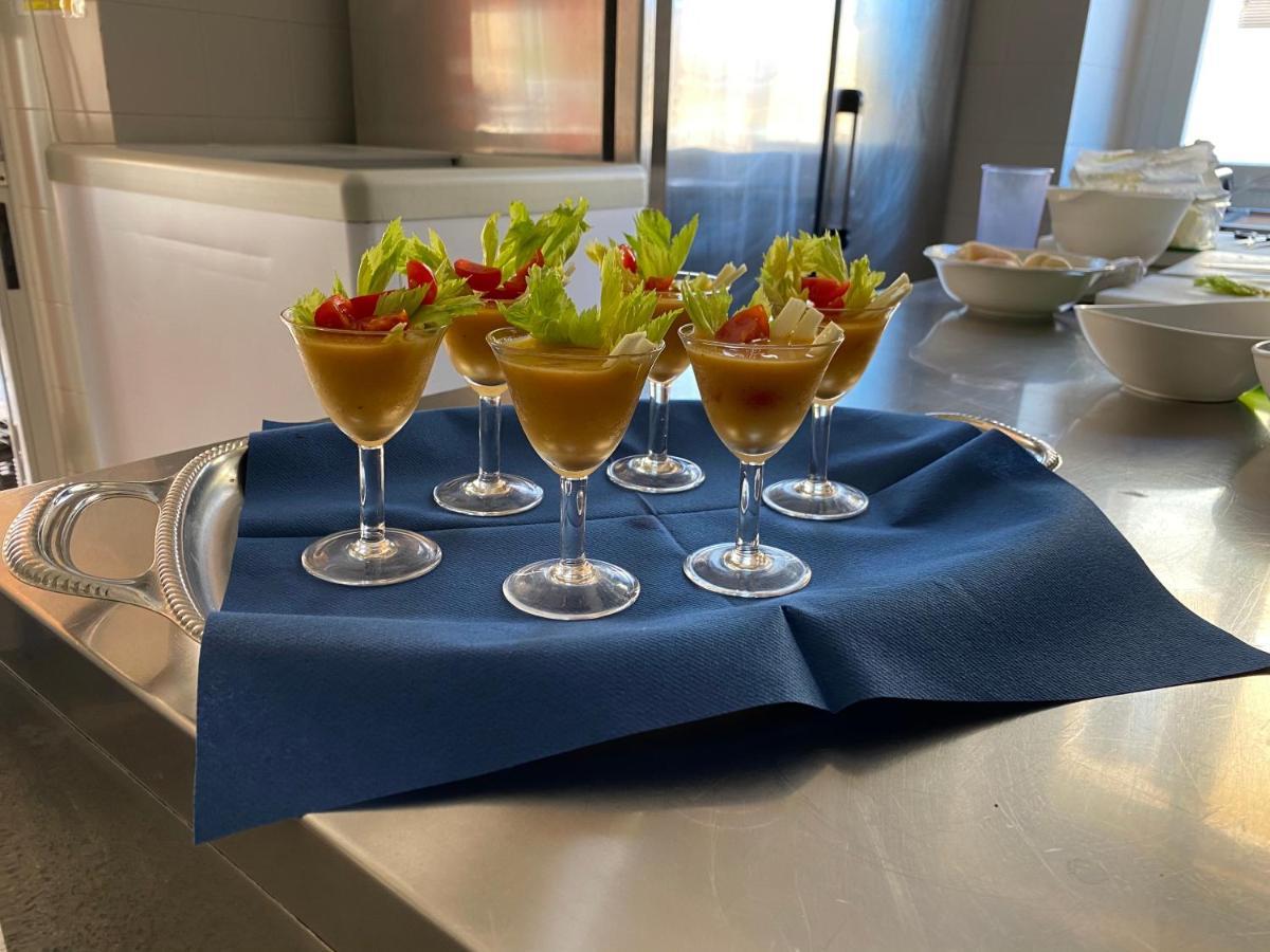 Hotel Ines 瓦拉泽 外观 照片