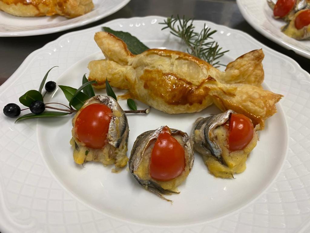 Hotel Ines 瓦拉泽 外观 照片