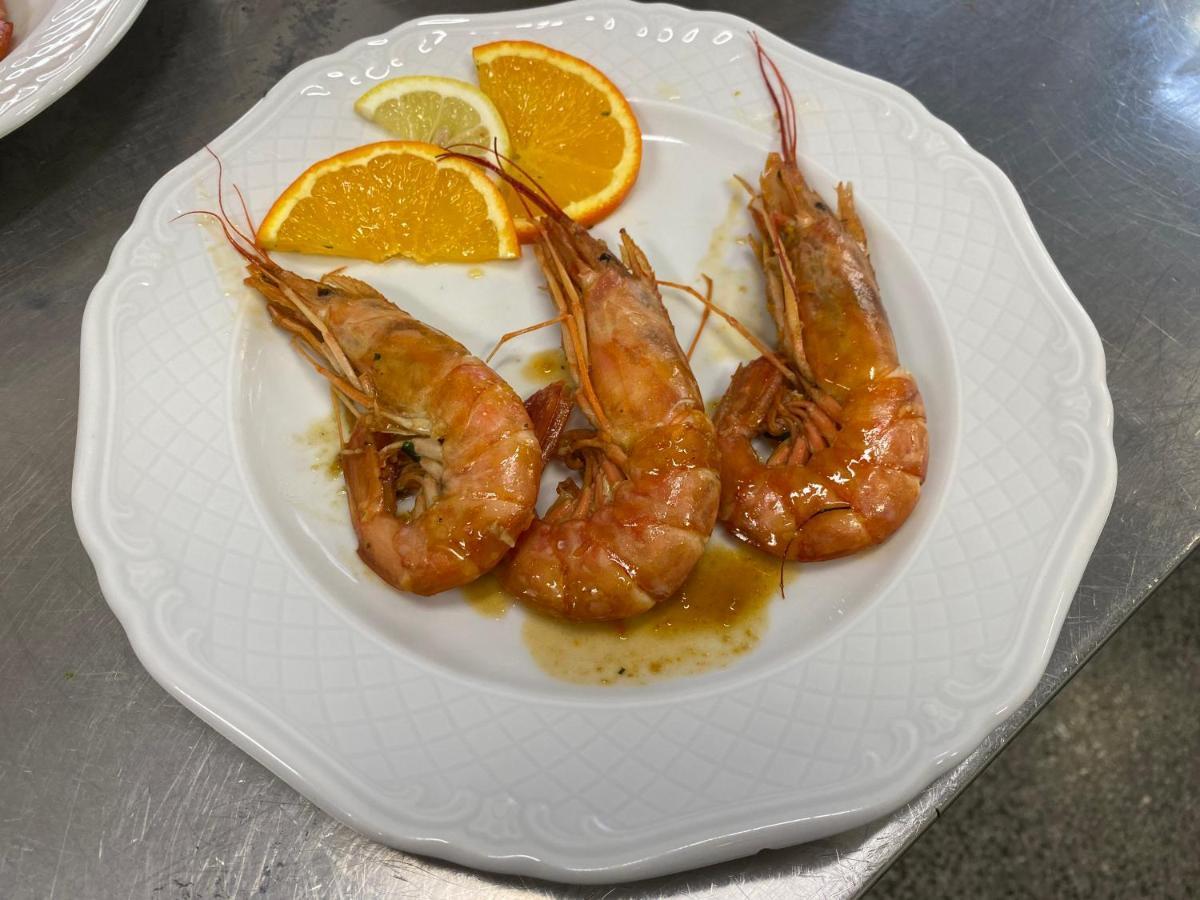 Hotel Ines 瓦拉泽 外观 照片